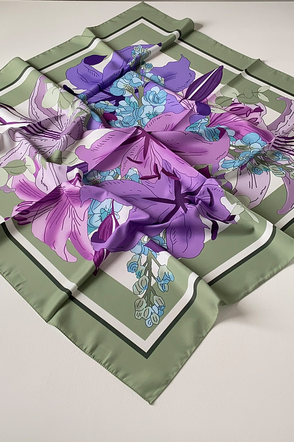 Premium Double Satin Royal Prints إيشارب دبل ساتان رويال