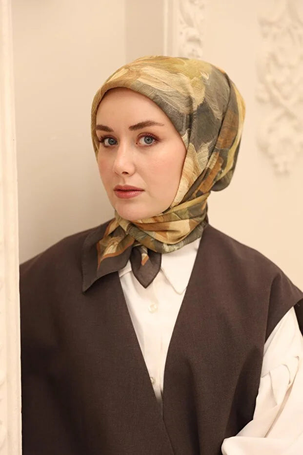 Olinda Scarf