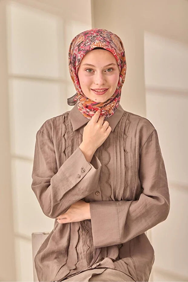 Olinda Scarf