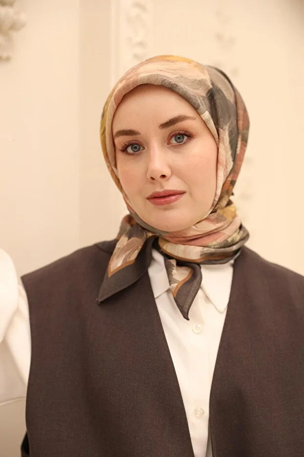 Olinda Scarf