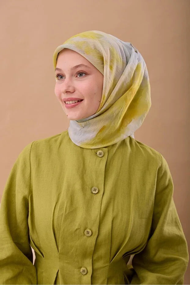 Olinda Scarf