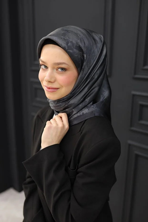 Shiny Scarf