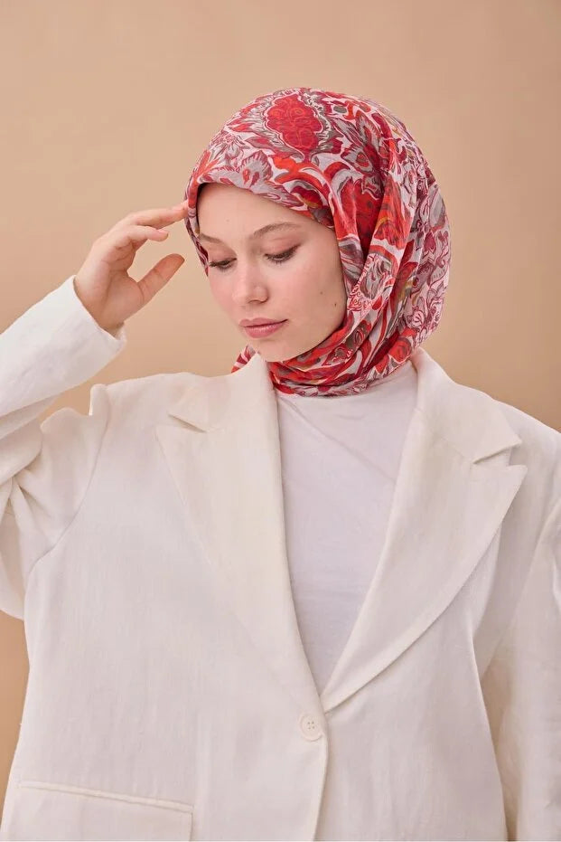 Olinda Scarf