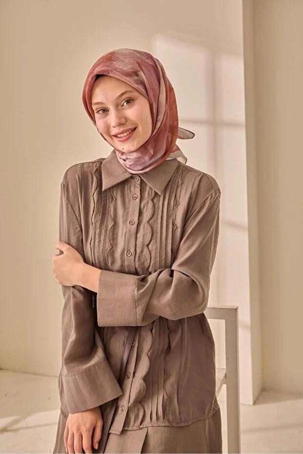 Olinda Scarf