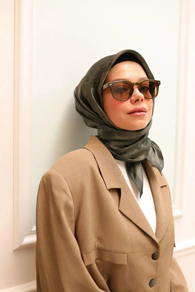 Shiny Scarf