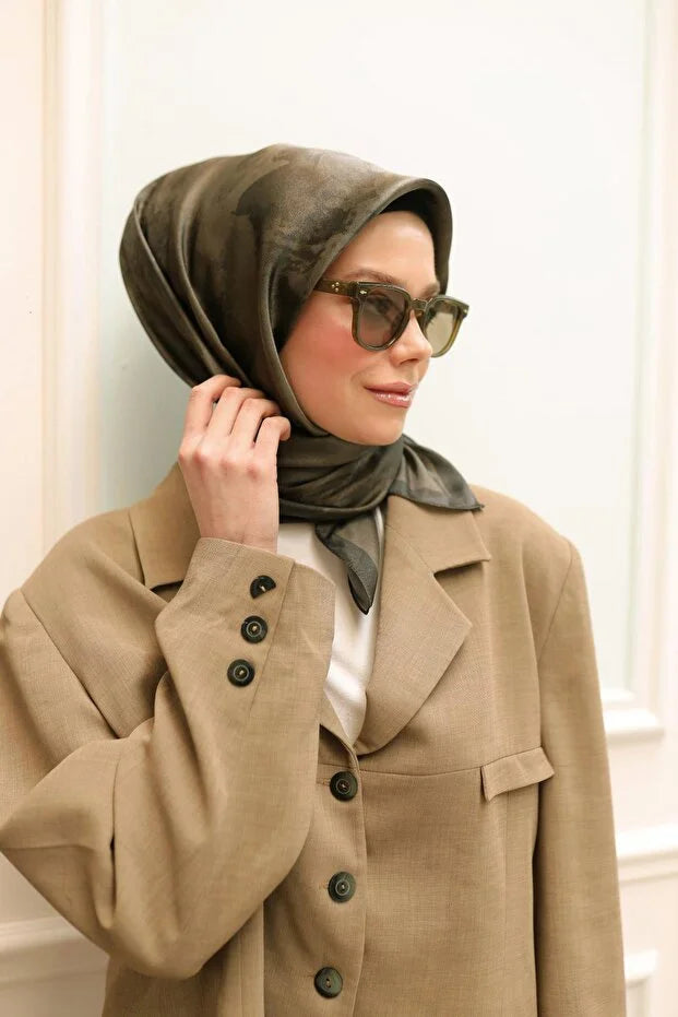Shiny Scarf