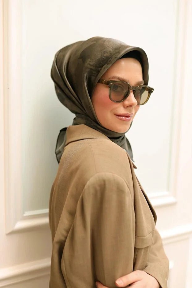Shiny Scarf