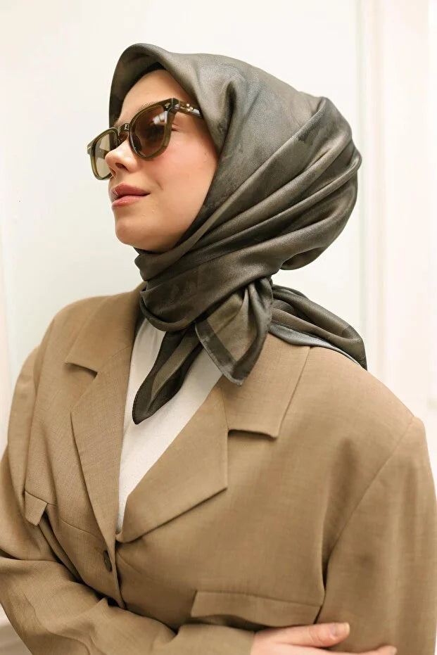 Shiny Scarf