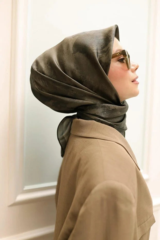 Shiny Scarf