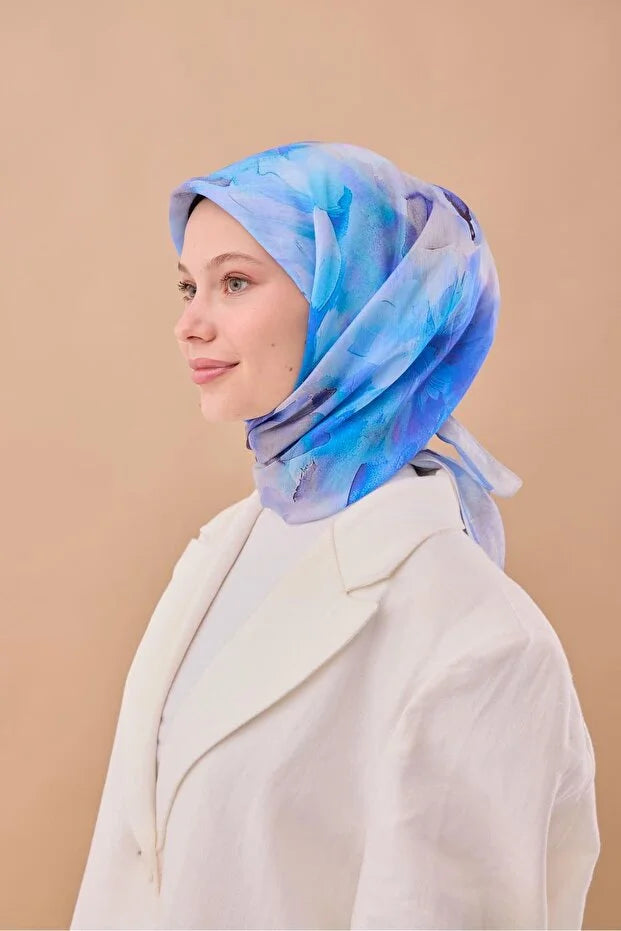 Olinda Scarf