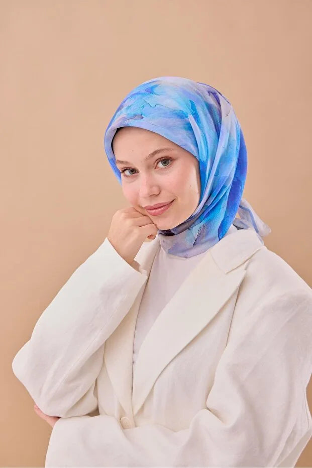 Olinda Scarf