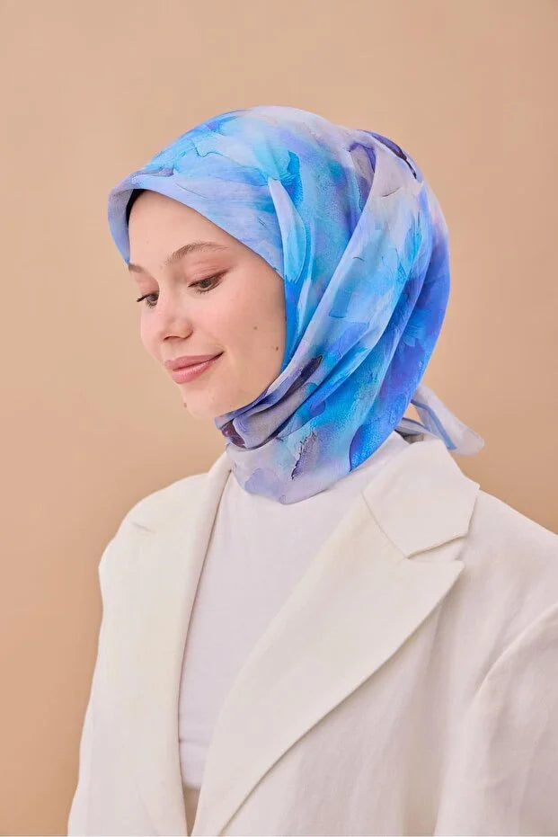 Olinda Scarf
