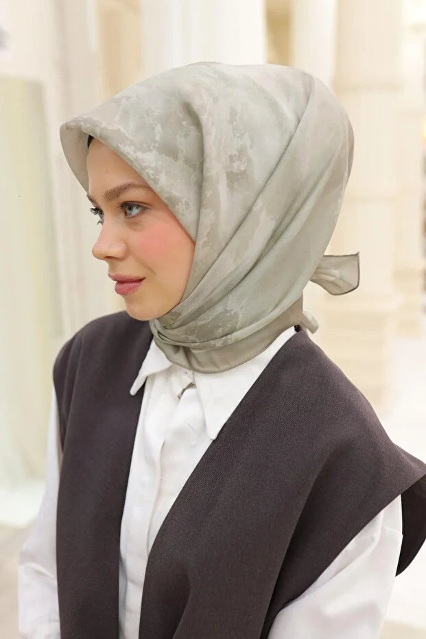 Shiny Scarf