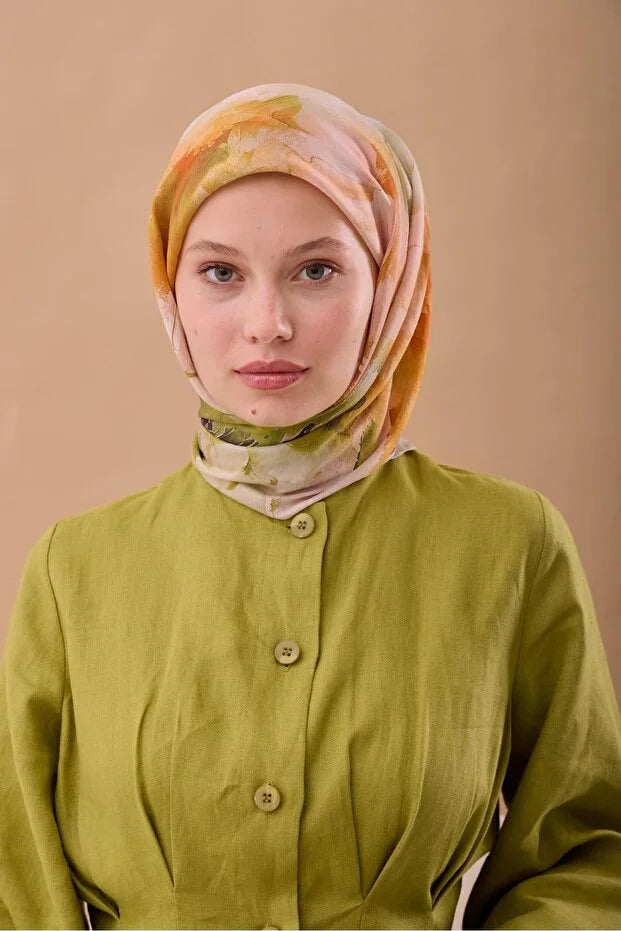 Olinda Scarf