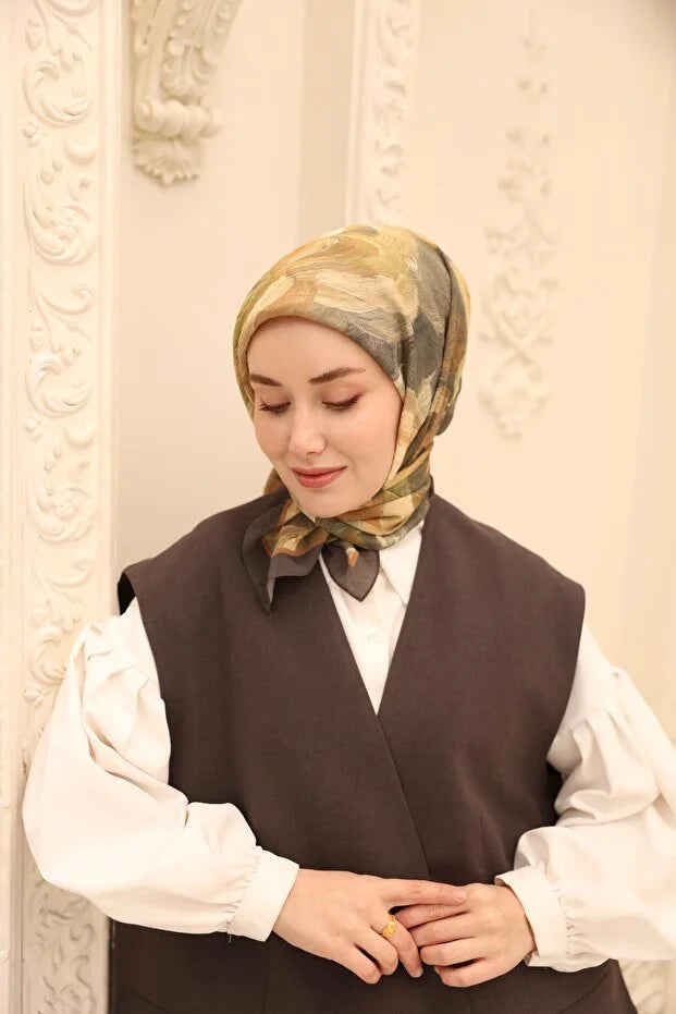 Olinda Scarf