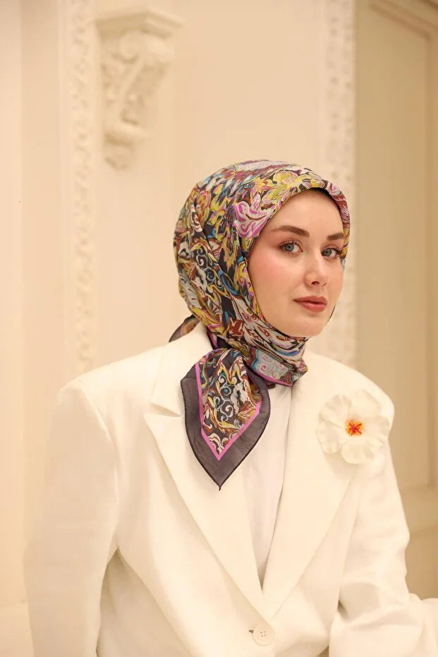 Olinda Scarf