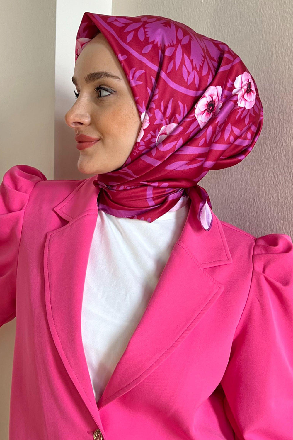 Premium Double Satin Royal Prints إيشارب دبل ساتان رويال
