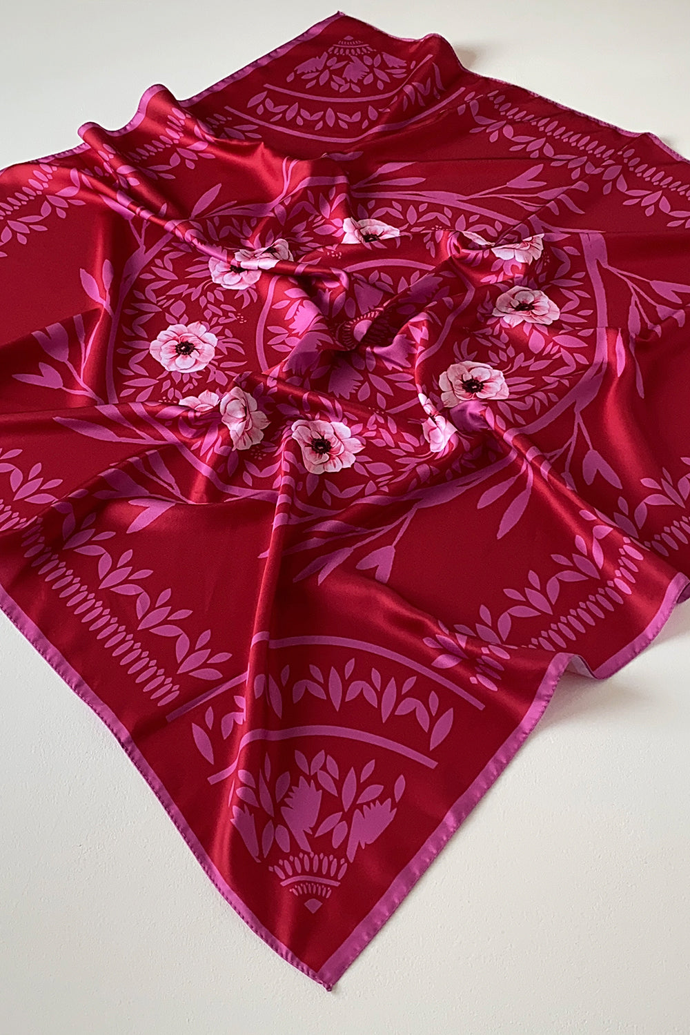 Premium Double Satin Royal Prints إيشارب دبل ساتان رويال