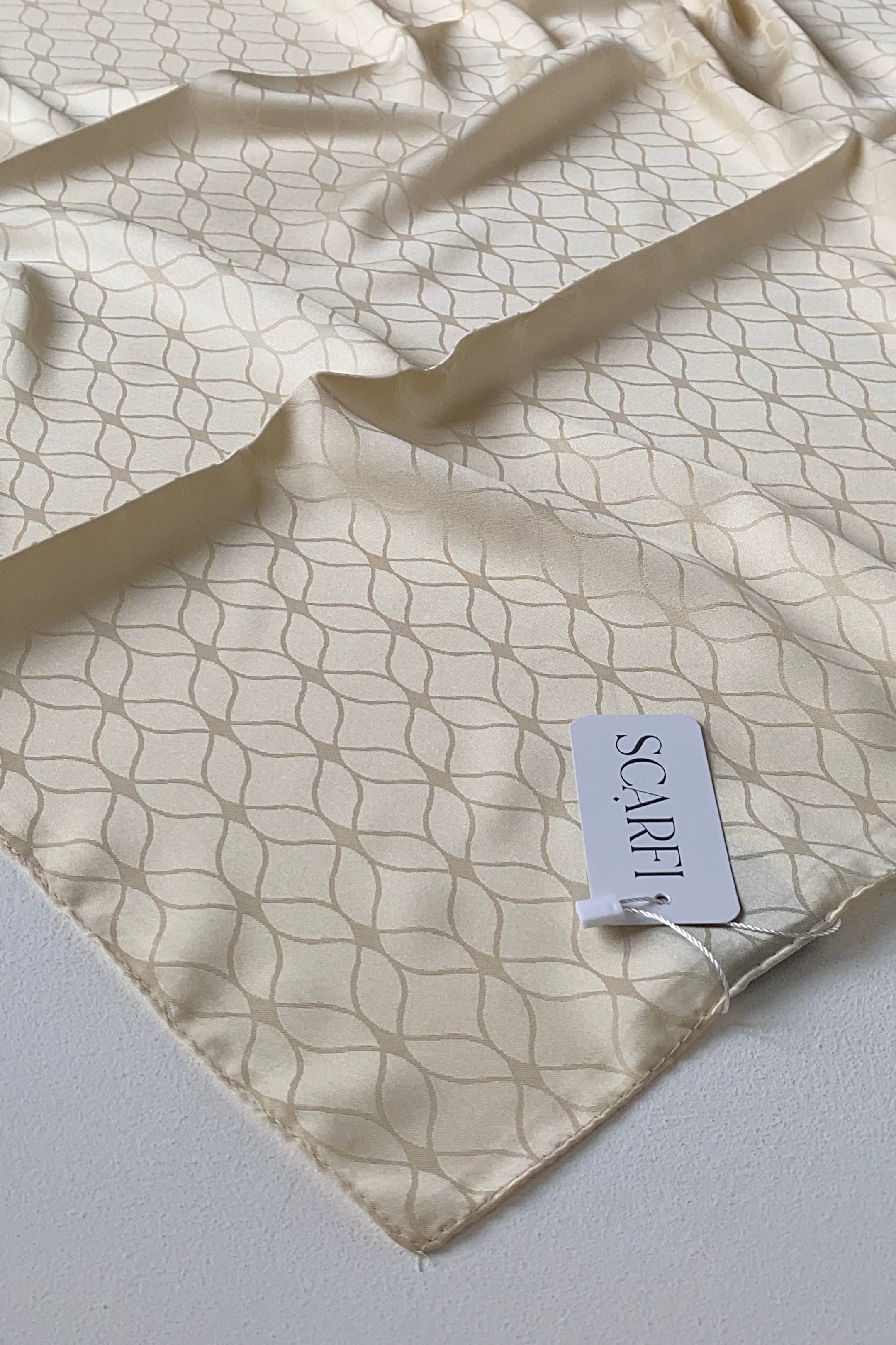 London Jakarli Silk Cotton Light Beige  لندن جاكارلي حرير قطن بيج فاتح