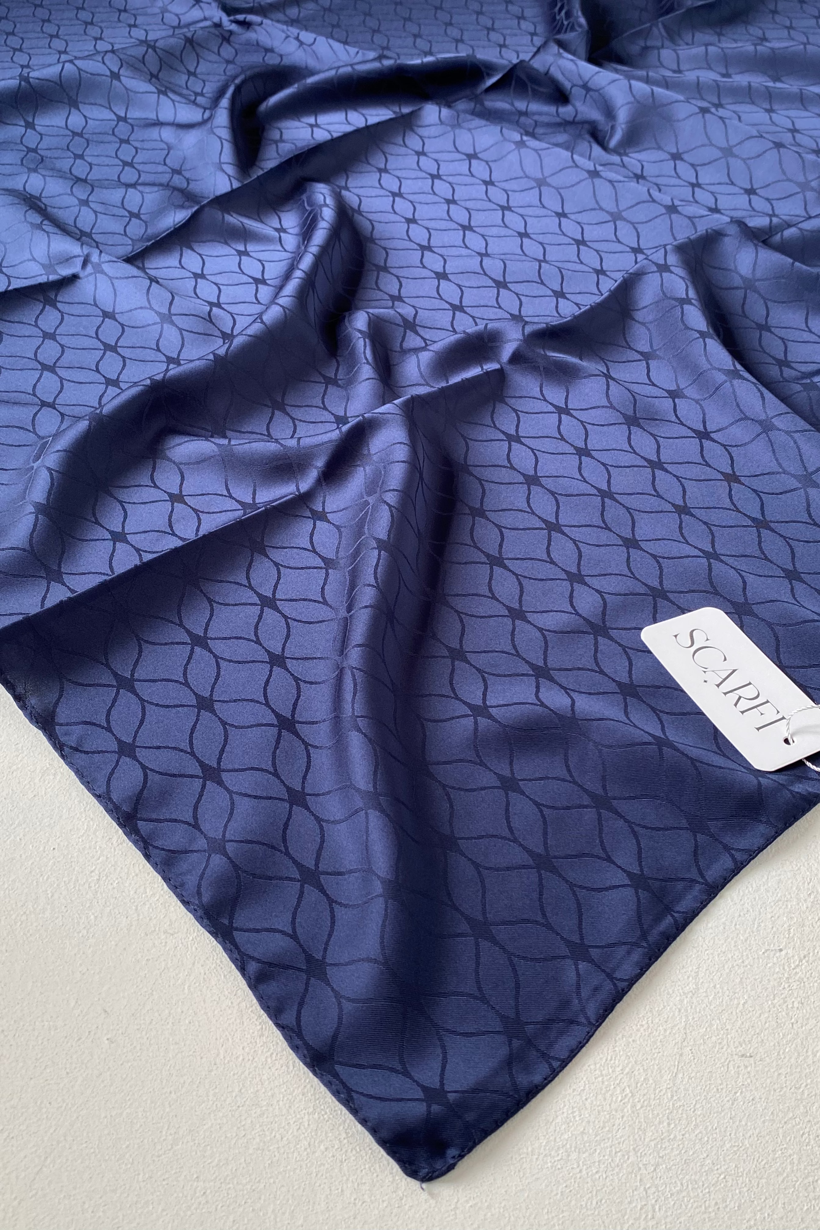 London Jakarli Silk Cotton Navy Blue لندن جاكارلي حرير قطن كحلي