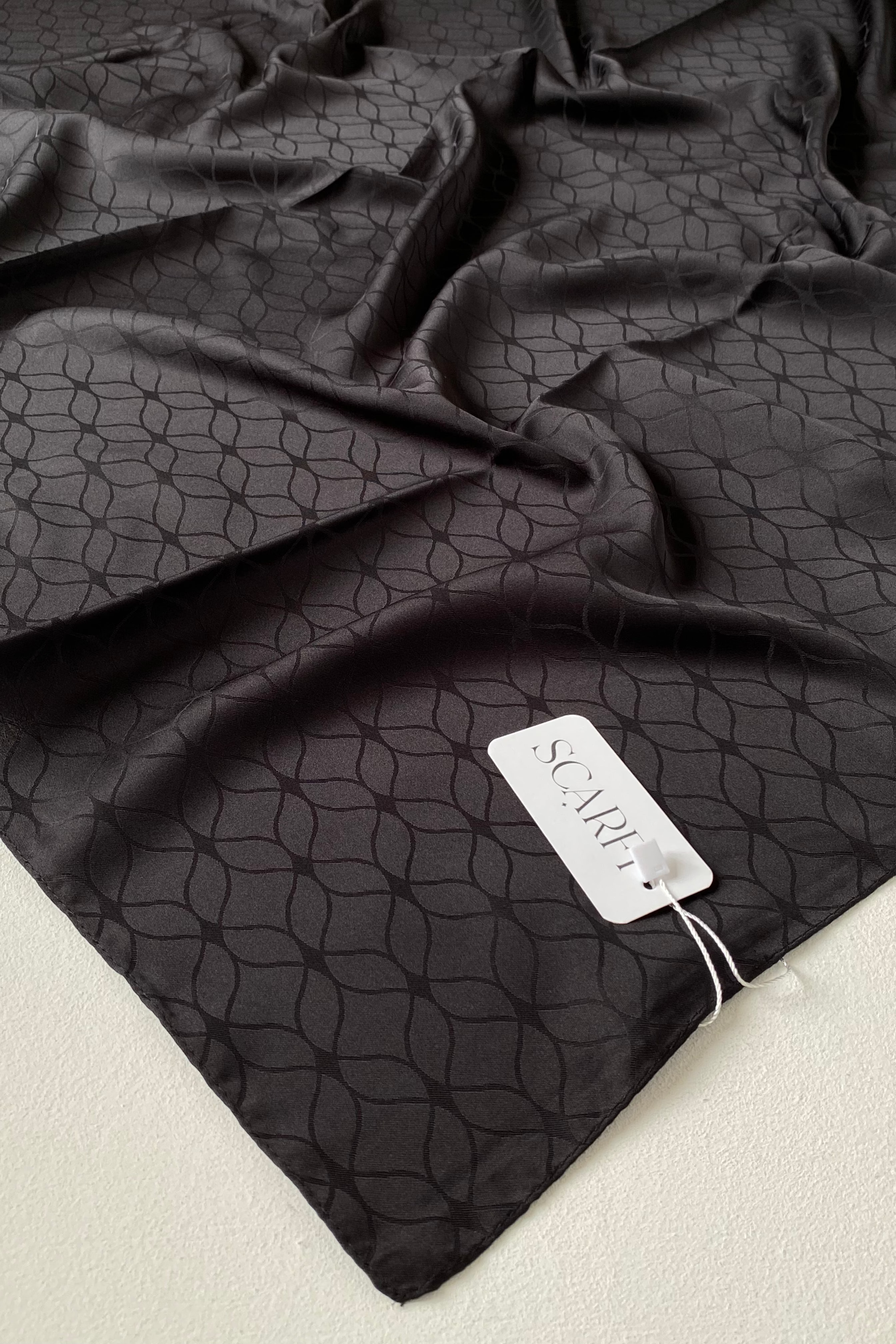 London Jakarli Silk Cotton Black  لندن جاكارلي حرير قطن أسود