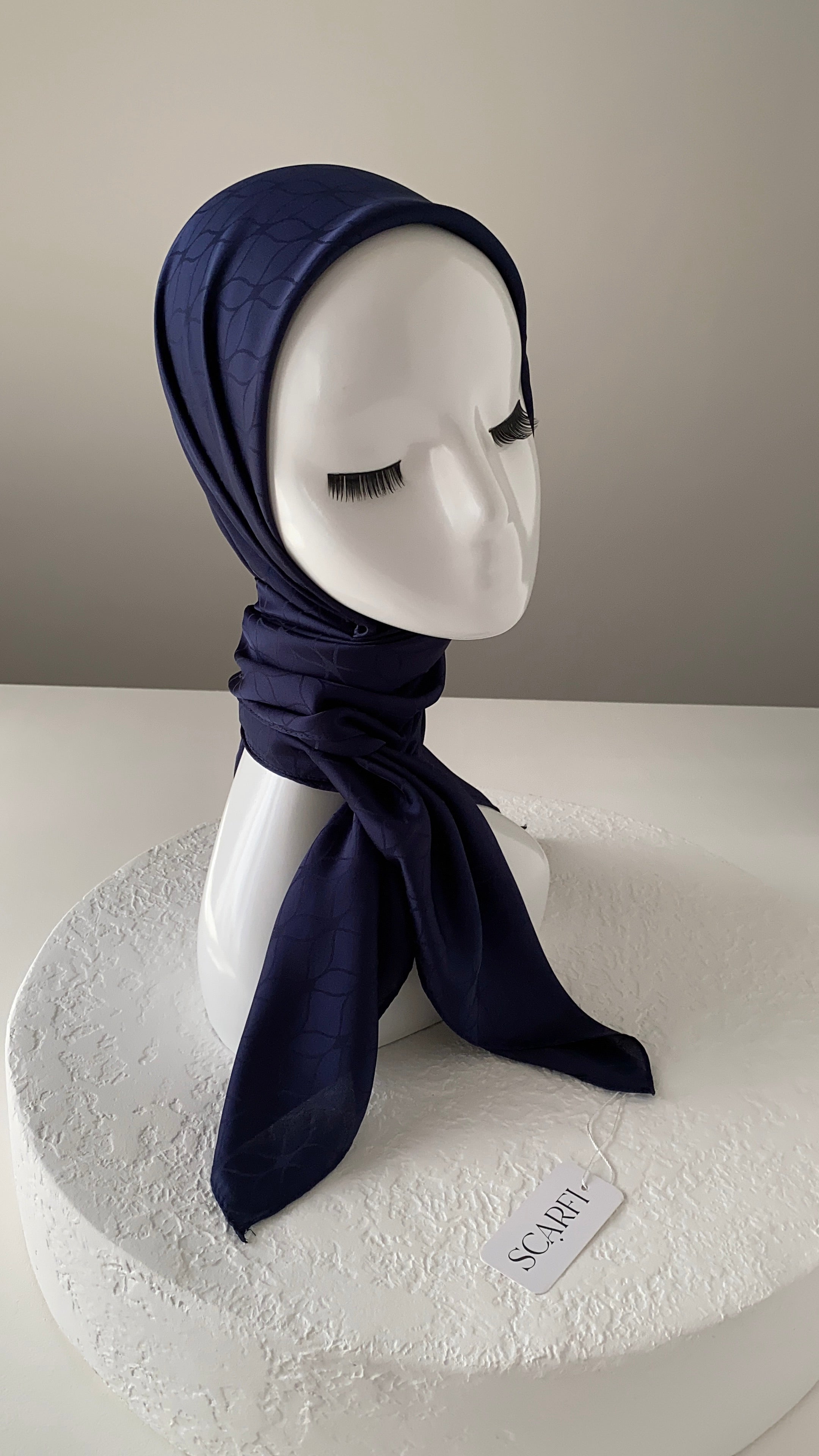 London Jakarli Silk Cotton Navy Blue لندن جاكارلي حرير قطن كحلي