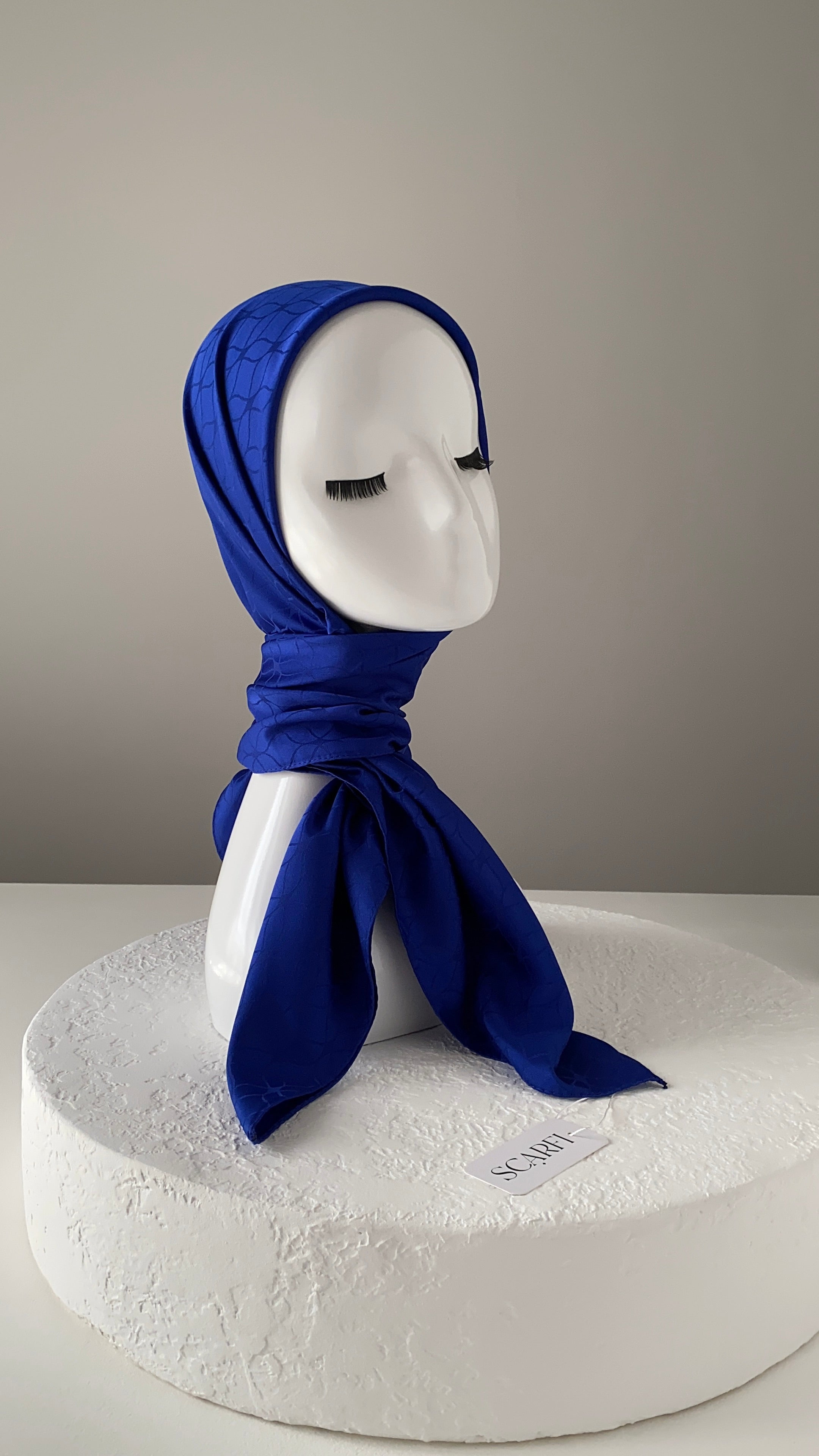 London Jakarli Silk Cotton Royal Blue لندن جاكارلي حرير قطن أزرق رويال