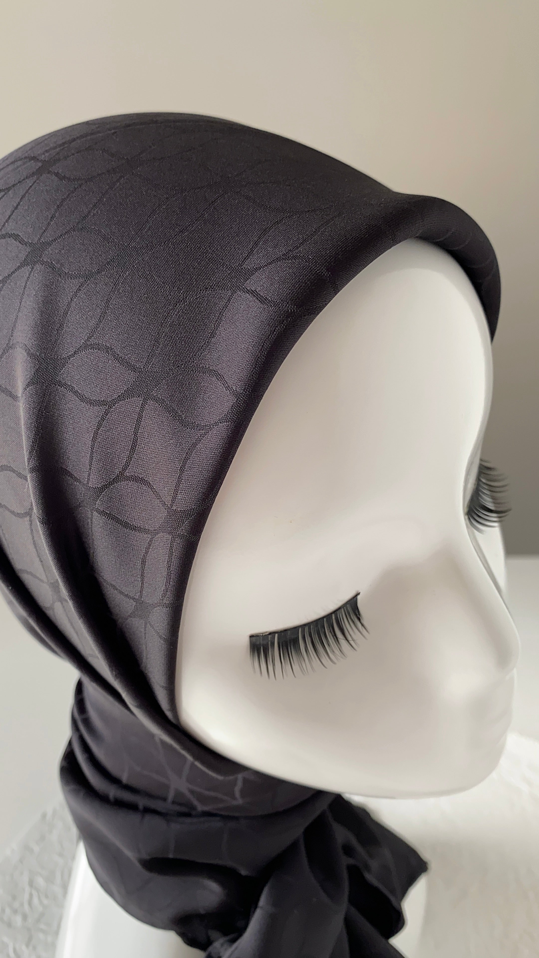 London Jakarli Silk Cotton Black  لندن جاكارلي حرير قطن أسود