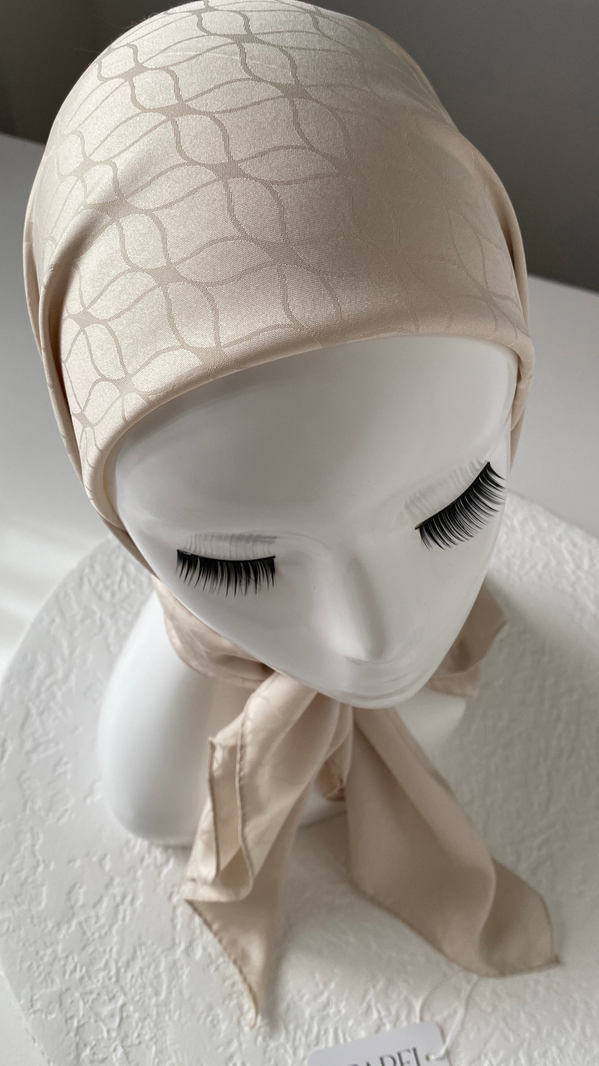 London Jakarli Silk Cotton Ivory لندن جاكارلي حرير قطن ايفوري