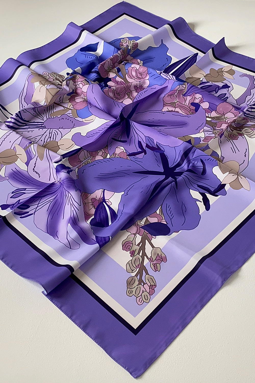 Premium Double Satin Royal Prints إيشارب دبل ساتان رويال