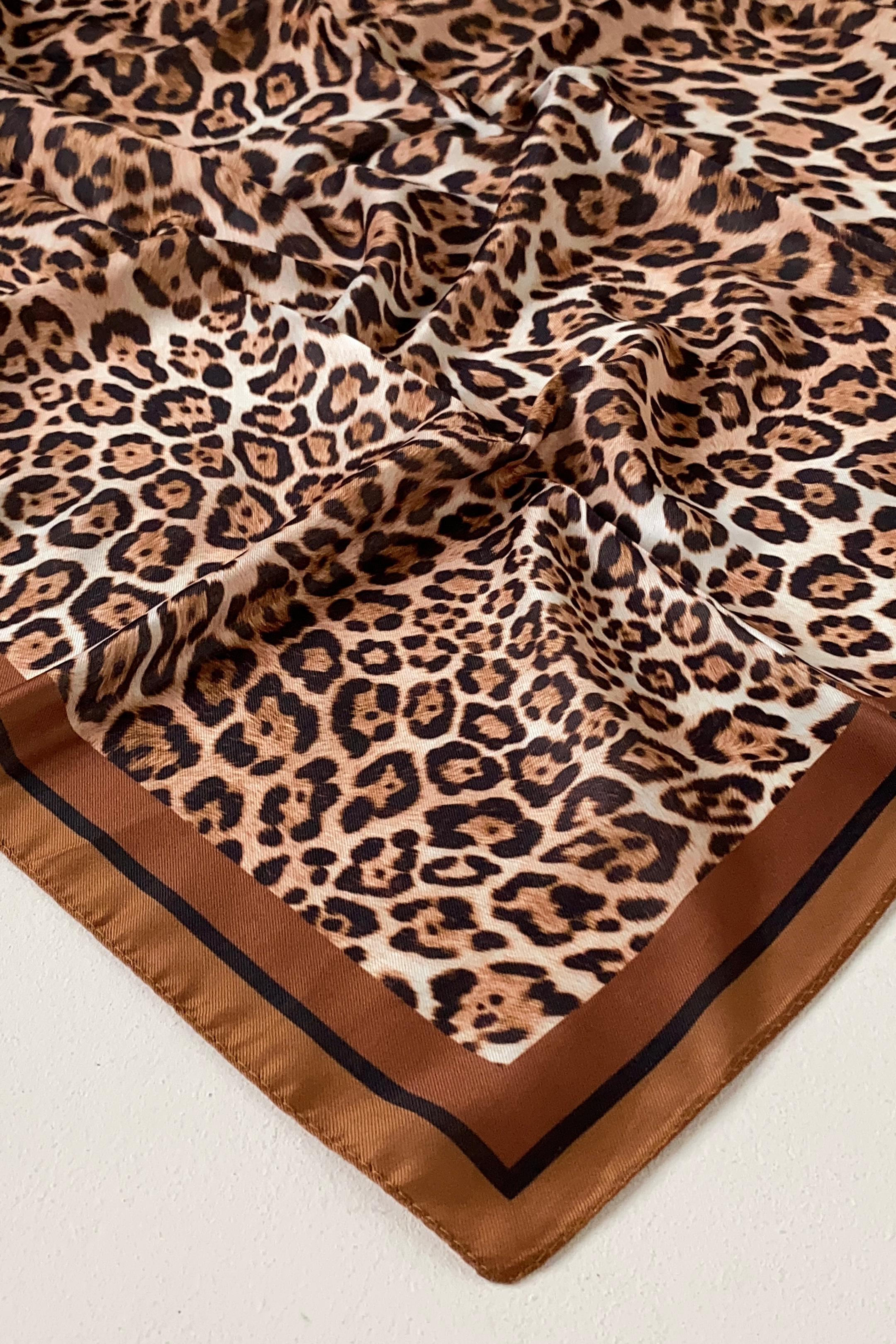 Rayon Leopard إيشارب رايون ناعم نقشة النمر الكلاسيكية