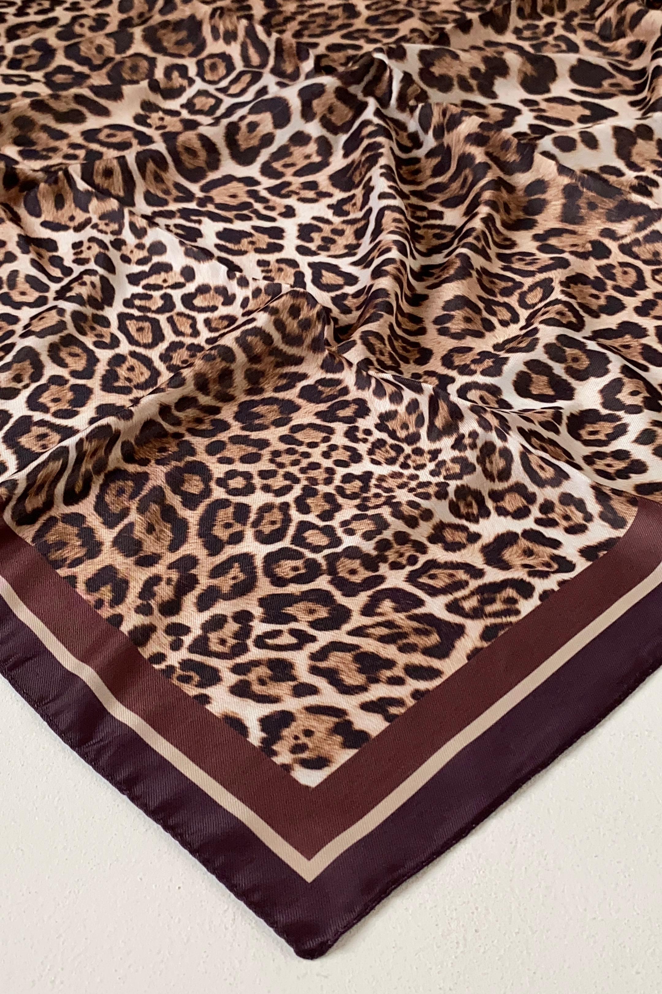 Rayon Leopard إيشارب رايون ناعم نقشة النمر الكلاسيكية