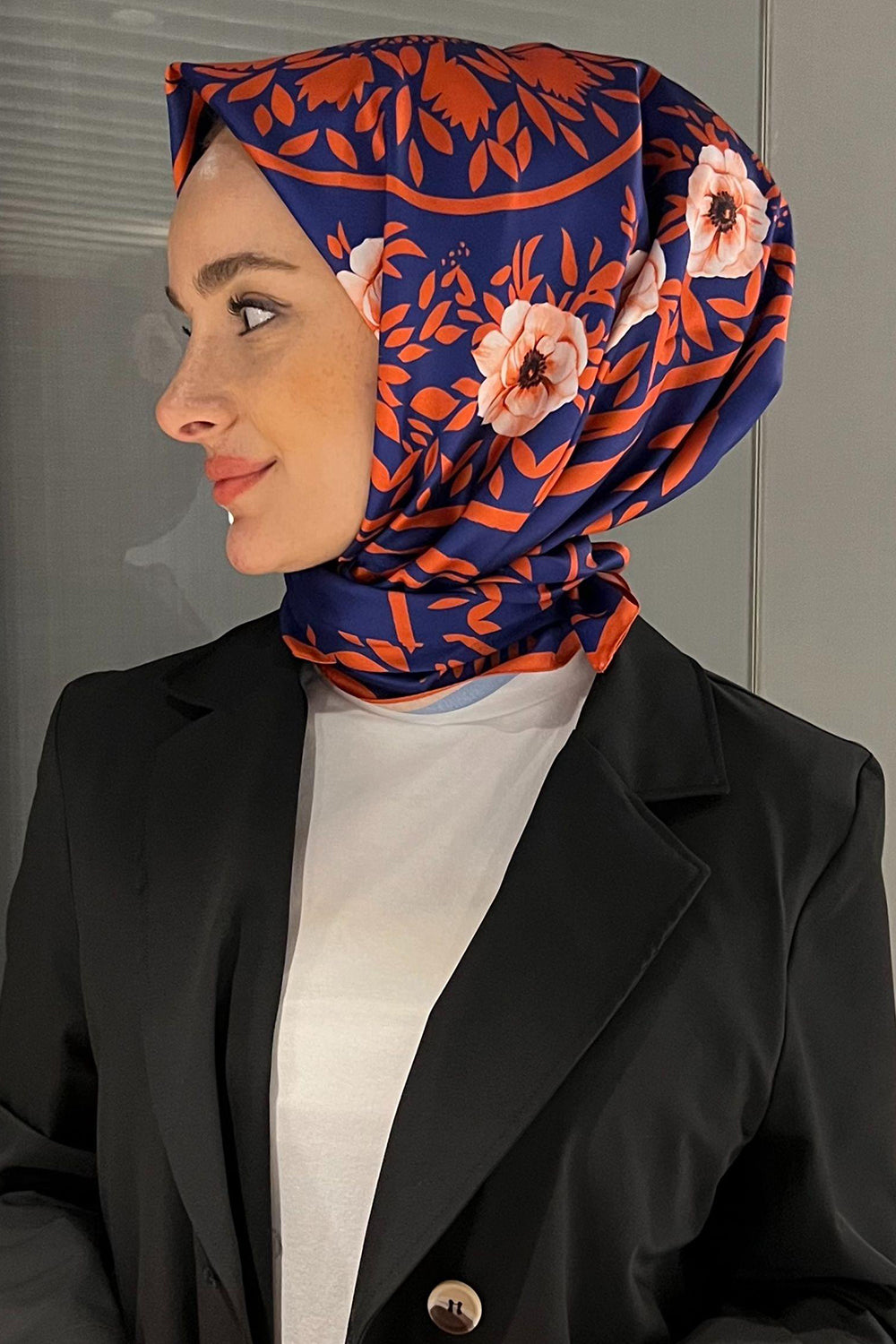 Premium Double Satin Royal Prints إيشارب دبل ساتان رويال