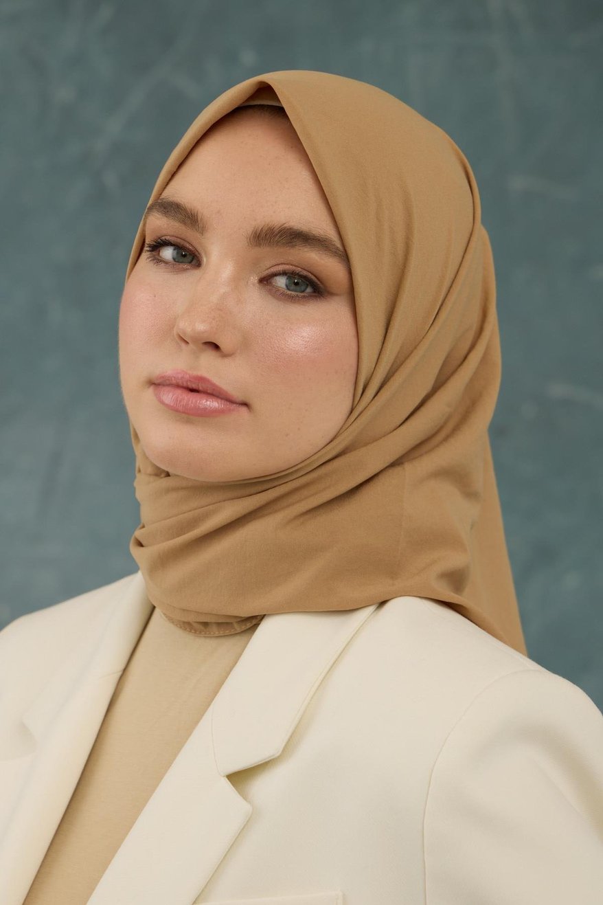 Eşarp Crepe Lycra Straw إيشارب كريب لايكرا بلون القش العسلي