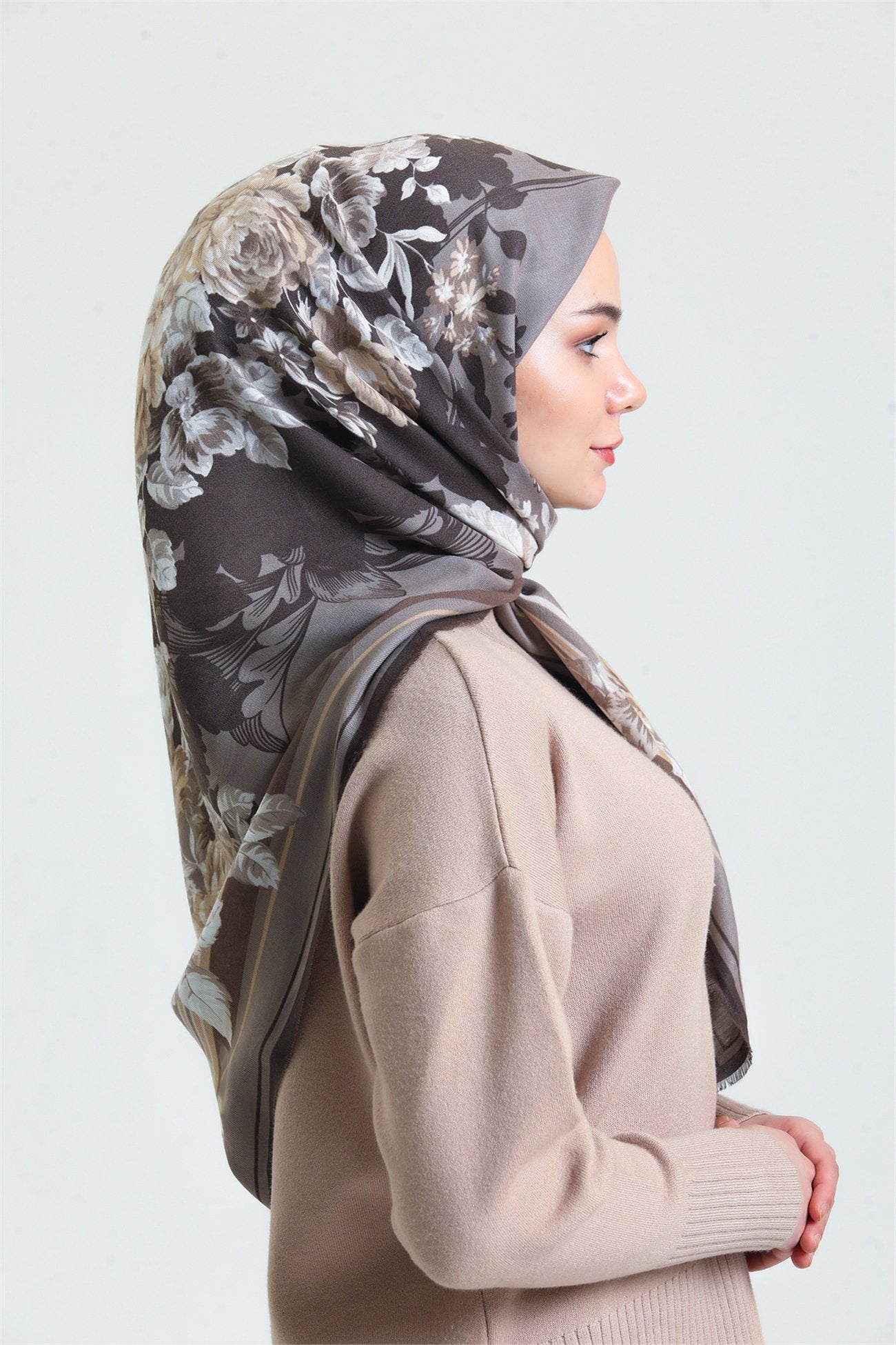 Vintage Flora - 100% Pure Cotton ايشارب قطن كلاسيك "فنتج فلورا" - 100% قطن طبيعي بني دافئ