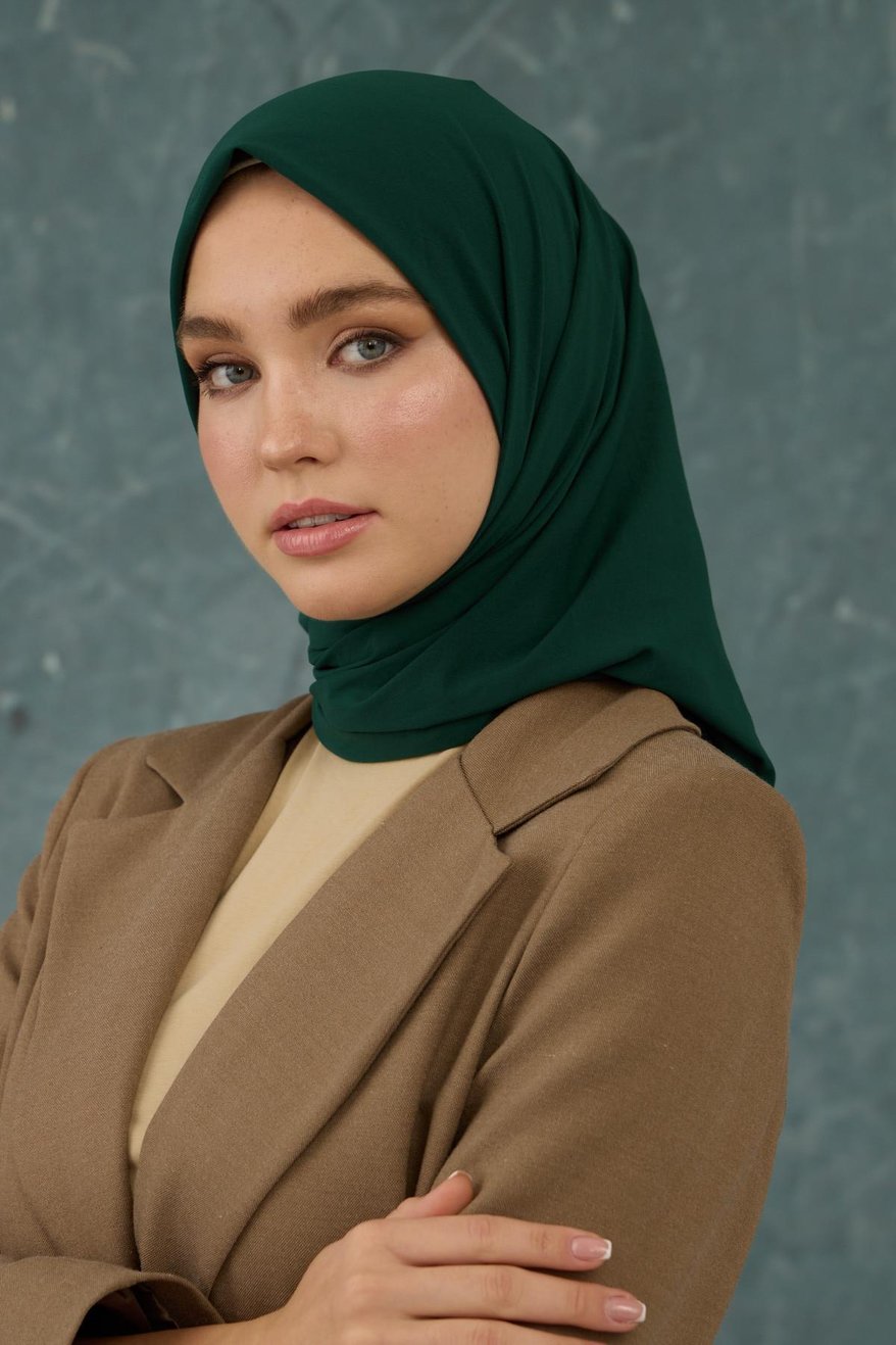 Eşarp Crepe Lycra Emerald إيشارب كريب لايكرا بلون أخضر زمردي