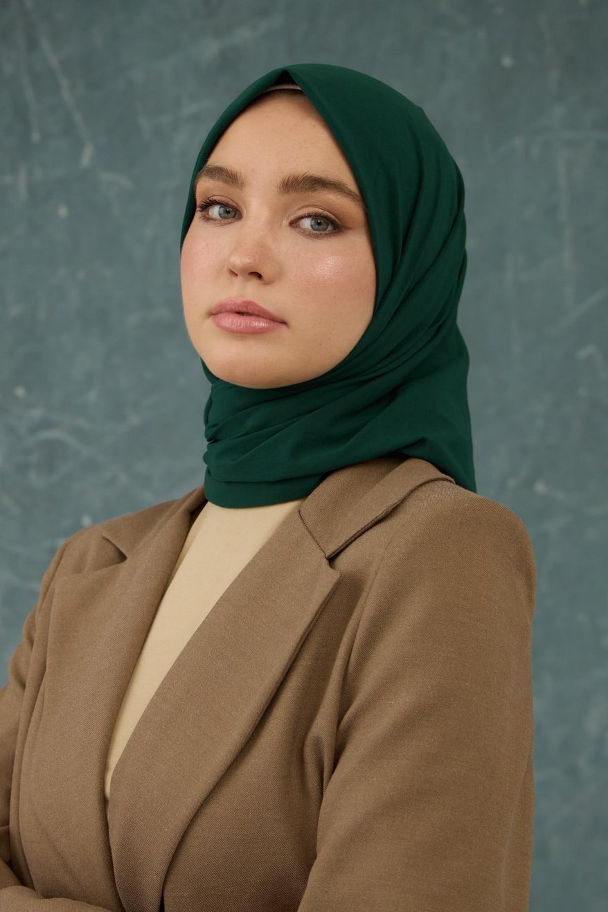 Eşarp Crepe Lycra Emerald إيشارب كريب لايكرا بلون أخضر زمردي