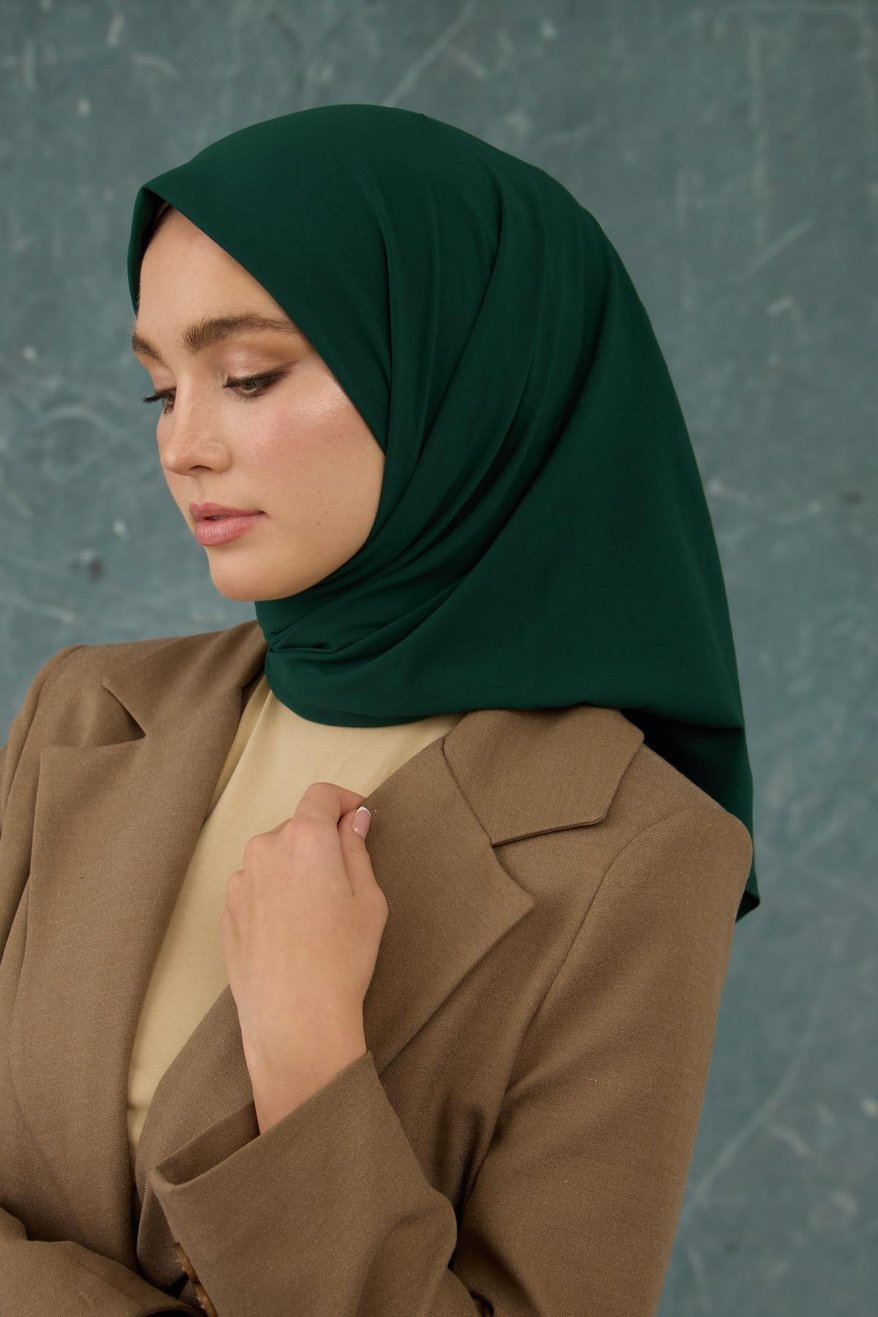 Eşarp Crepe Lycra Emerald إيشارب كريب لايكرا بلون أخضر زمردي