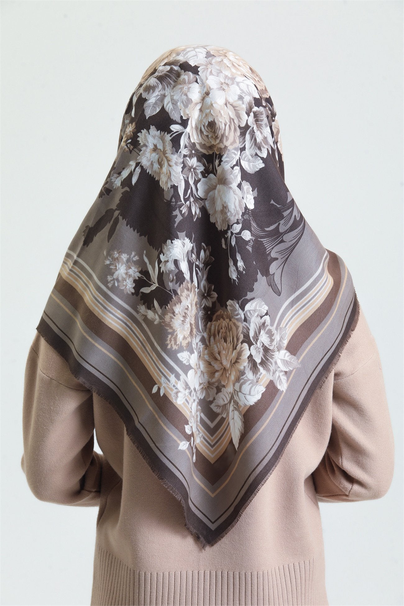 Vintage Flora - 100% Pure Cotton ايشارب قطن كلاسيك "فنتج فلورا" - 100% قطن طبيعي بني دافئ
