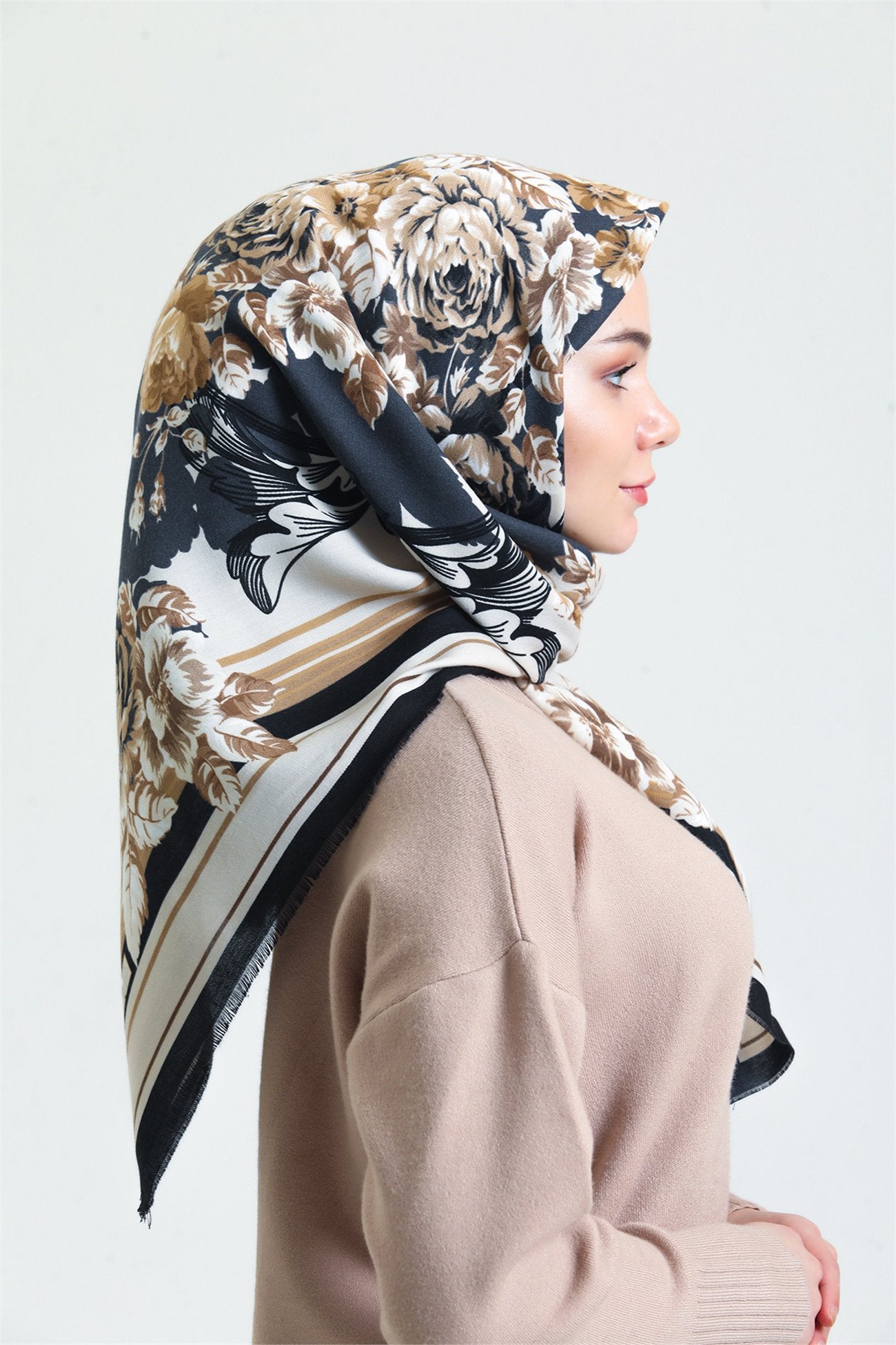 Vintage Flora - 100% Pure Cotton ايشارب قطن كلاسيك "فنتج فلورا" - 100% قطن طبيعي أسود بيج كلاسيك