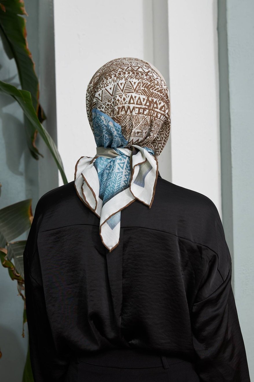 Geometric Pattern Series Brown Taupe Cotton Soft إيشارب من سلسلة النقوش الهندسية باللونين البني والفيزون من القطن