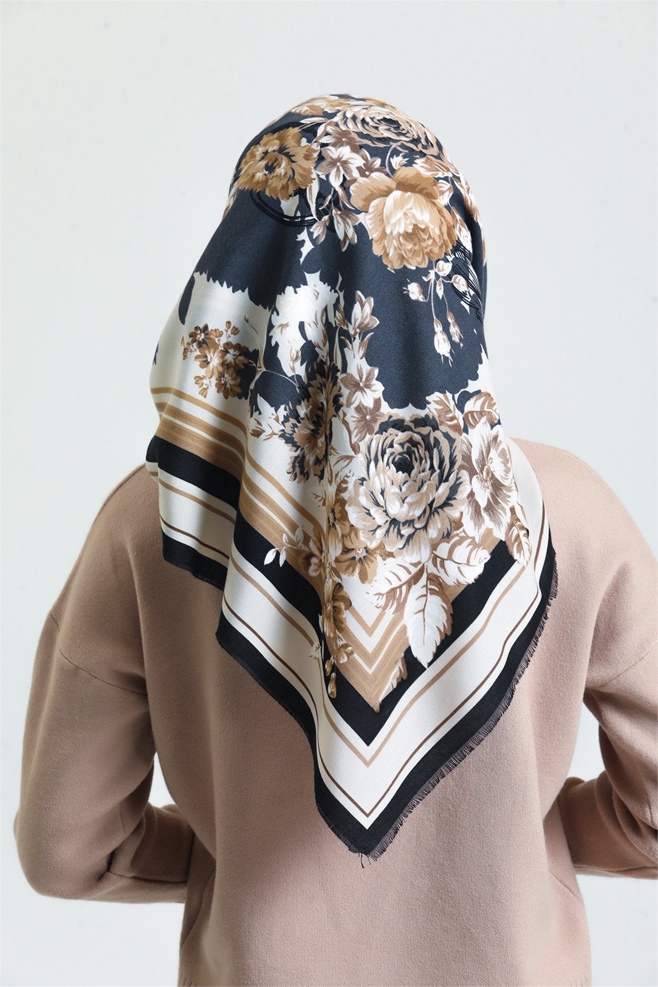 Vintage Flora - 100% Pure Cotton ايشارب قطن كلاسيك "فنتج فلورا" - 100% قطن طبيعي أسود بيج كلاسيك