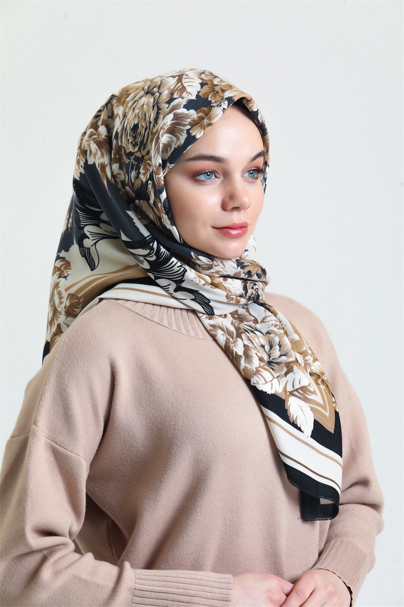 Vintage Flora - 100% Pure Cotton ايشارب قطن كلاسيك "فنتج فلورا" - 100% قطن طبيعي أسود بيج كلاسيك