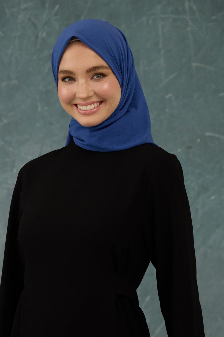 Eşarp Crepe Lycra Vibrant Indigo إيشارب كريب لايكرا بلون نيلي زاهٍ