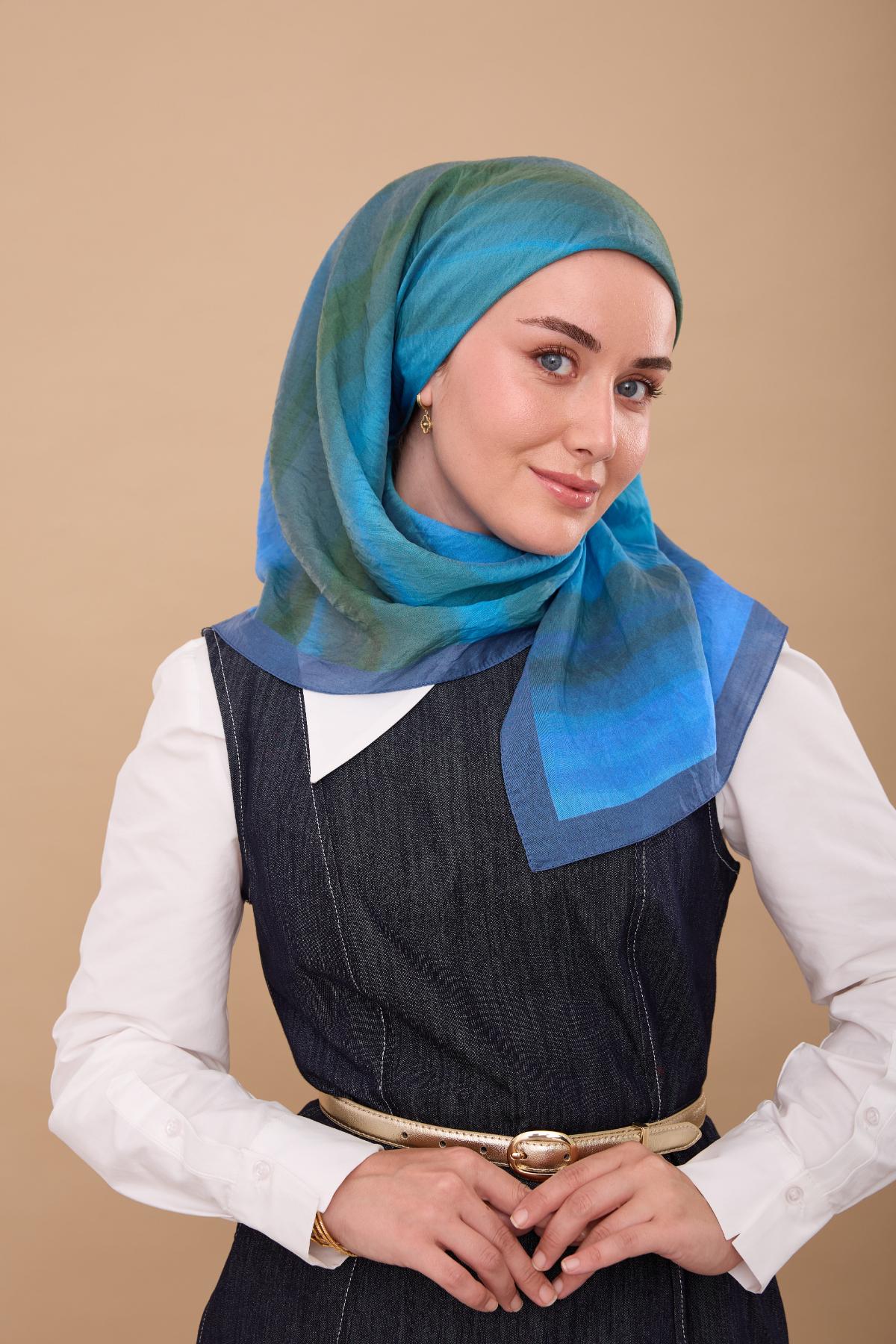 Olinda Scarf