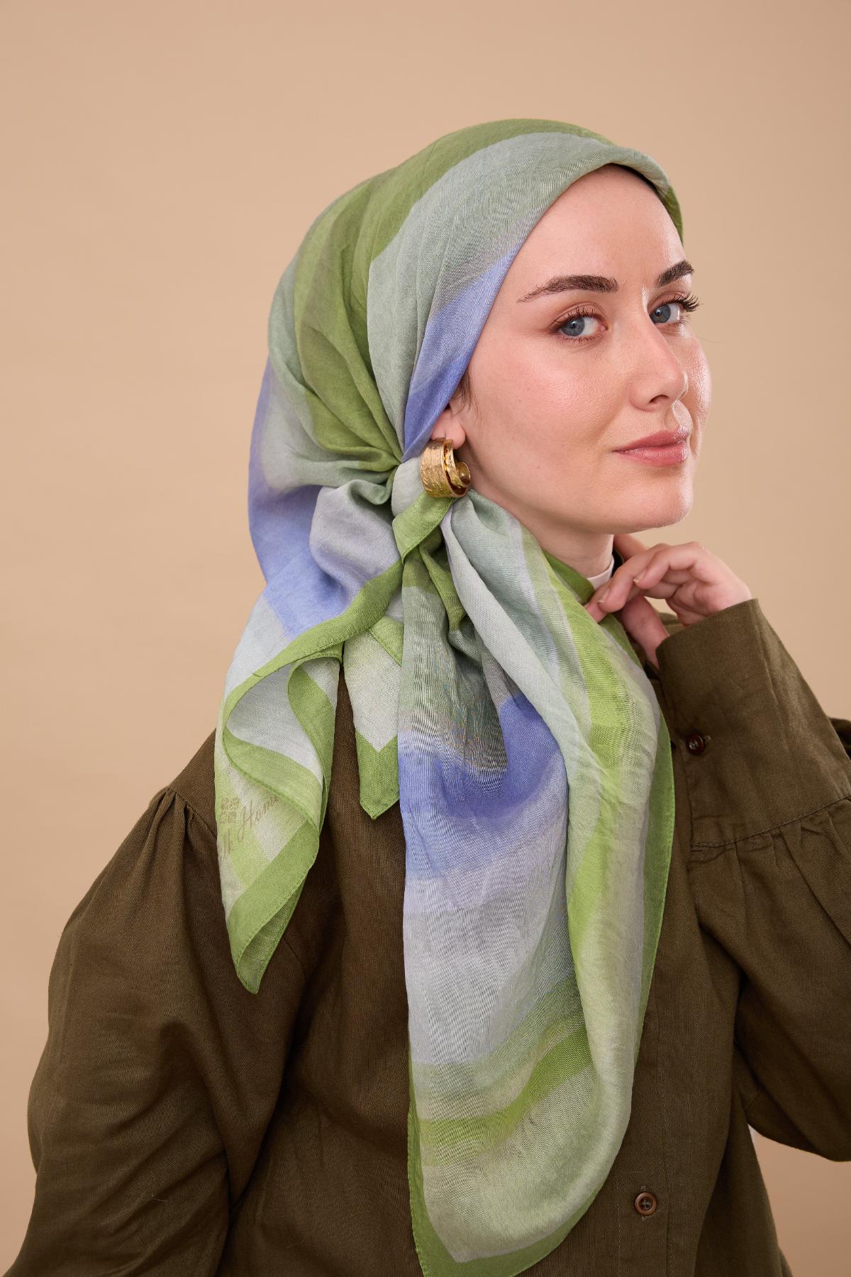 Olinda Scarf