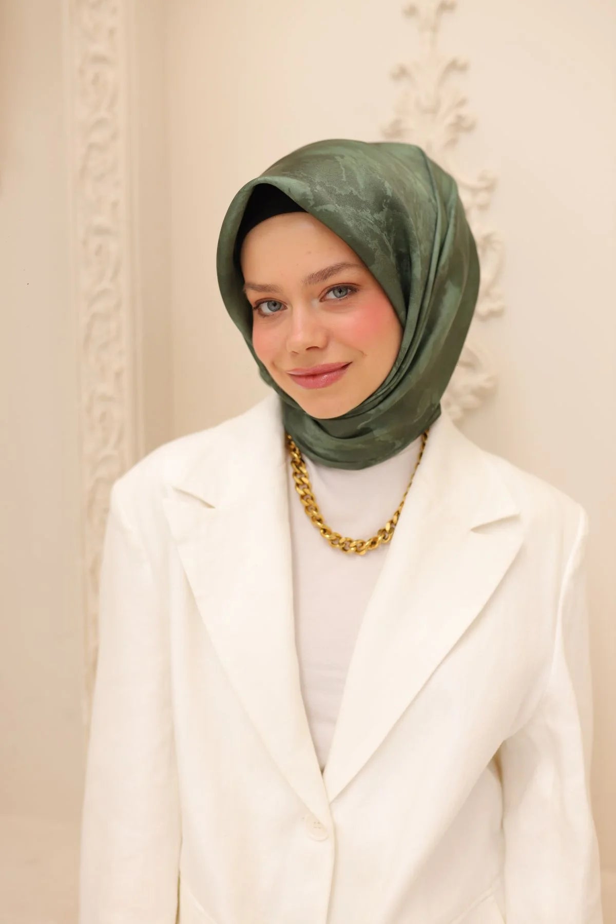 Shiny Scarf