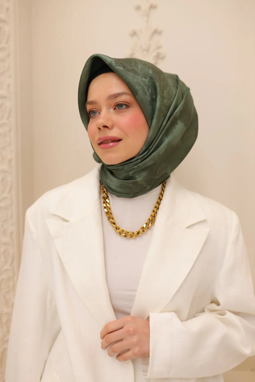 Shiny Scarf