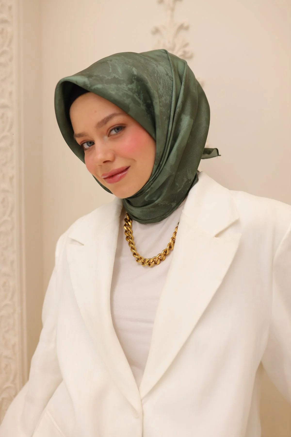 Shiny Scarf